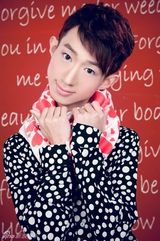 组图：《快男》海选“奇葩男”写真风格多样