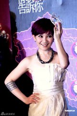 组图：梁静茹首任制作人 出道唱片高度堪比19座珠峰 