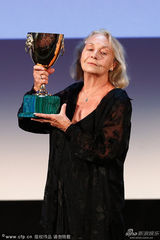 组图：伊莲娜凭《巴勒莫狂花》获最佳女演员奖