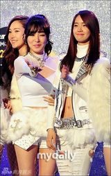 组图：少时等热爆首尔歌谣大奖 EXO大赢洒泪