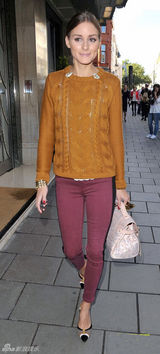 组图：奥利维亚-巴勒莫伦敦看秀 毛衣搭长裤