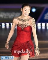 组图：韩国冰上公主金妍儿退役办纪念表演