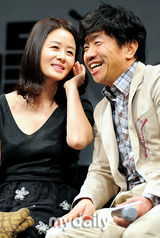 组图：郑善京柳承范等出席新片发布会