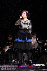 高清组图：王菀之不计前嫌原谅好友 张敬轩因病失约