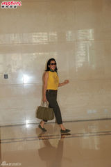 组图：最美婆婆朱玲玲三探俏儿媳 称已拍全家福