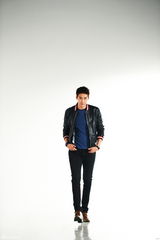 组图：韩星郑糠云时尚写真与名车搭档彰显气质