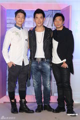 组图：任贤齐新片中年出柜 范晓萱不排斥三人行