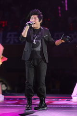 组图：2010快男巡回欢唱会 首站爆棚开唱