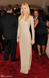 组图：美国时装学院庆典举行 众明星红毯竞艳