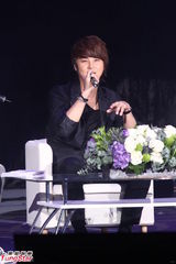 组图：韩星申彗星台湾大秀“骑马舞”