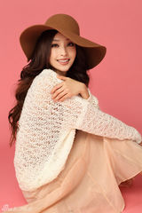 组图：张俪获封时尚宠儿 拍杂志大片彰显公主范