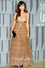 组图：权相佑(权相宇)夫妇少女时代Jessica等出席公益活动