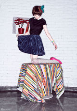 组图：夕又米街拍秀波点翻领衬衫