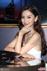 组图：Angelababy白裙优雅美艳 自曝想未婚生子