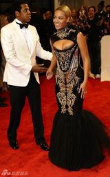 组图：美国时装学院庆典举行 众明星红毯竞艳