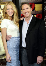 高清组图：布莱克-莱弗利镂空蕾丝礼服甜美亮相