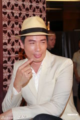 组图：徐子淇疑似走光引媒体狂拍