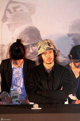 组图：《登陆》釜山见面会 张东健范冰冰等亮相