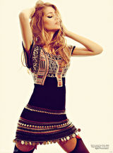 高清图：超模艾丽森法国巴黎拍写真展浪漫风情