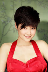 组图：袁莉写真笑容娇俏可人 性感体态塑时尚丽人