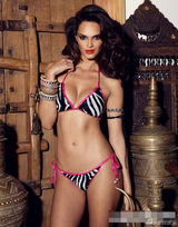 组图：巴西超模莉萨勒奢华内衣秀 豪乳翘臀火辣