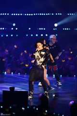 独家高清：GD胜利EXO等唱响StayG演唱会