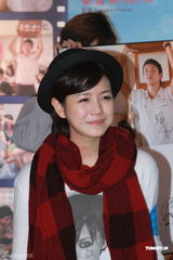 组图：陈妍希出席电影分享会 否认绯闻强调单身