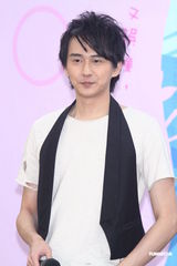 组图：杨丞琳出席新戏首映会 “醉”爱张孝全