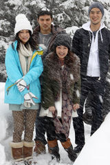 组图：《白色之恋》日本开拍 谢欣颖享受恋情暂不婚