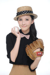 组图：王茗拍摄运动大片 化身英伦萝莉助威奥运