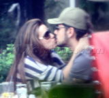 组图：“绝望主妇”伊娃结新欢 约会热吻秀激情