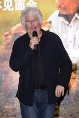 组图：《狼图腾》导演化身狼 回顾艰辛拍摄环境