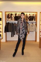 高清组图：于娜宣传品牌谈大爱 面对生活全新出发