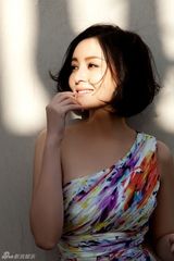 组图：戴娇倩飘逸长裙写真 随风舞动灵秀优雅