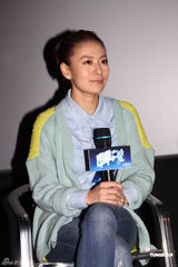 组图：江若琳宣传《高举爱》不求得奖只愿感动观众