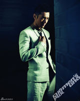 组图：黄晓明登杂志封面 卸下光环做匹夫