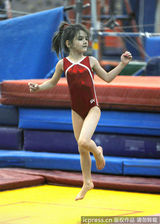 组图：小苏瑞猛练体操 奥运“种子”初长成