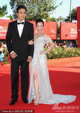 组图：《赛德克-巴莱》首映 徐若瑄露背礼服性感