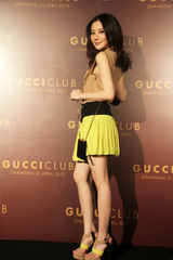 组图：国际品牌内地首秀 熊乃瑾清新亮相