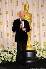 高清组图：奥斯卡后台获奖众星举金人光彩照人
