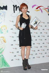 组图：容祖儿靓丽出席活动 郭富城自曝偶像