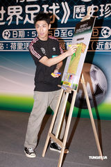 高清：关楚耀谢卫兰寄语祝福 坦言未收其演出邀请