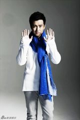 组图：翟天临写真俏皮儒雅秀百变魅力