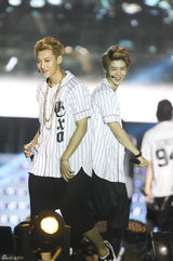 独家高清：EXO等献唱韩流音乐节 SHINee唱新歌