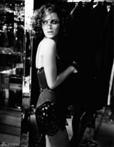 高清组图：法国美女玛丽昂-歌迪亚写真风情万种