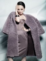 幻灯图集：罗海琼各色皮草写真 冬季变身华贵达人