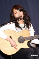 幻灯：蔡健雅生日与歌迷同乐 生日愿望开巡回个唱