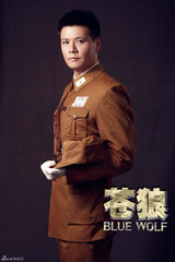 组图：《苍狼》推出人物海报 特工诠释双面变形