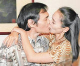 组图：网友鼓励刘雪华走出悲痛 收集其与老公合影