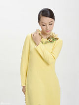 组图：李涵最新夏日写真 烈焰红唇显妩媚